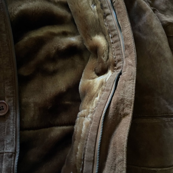 Beautiful Vintage Leather coat.  In great Condition. - Picture 5 of 12